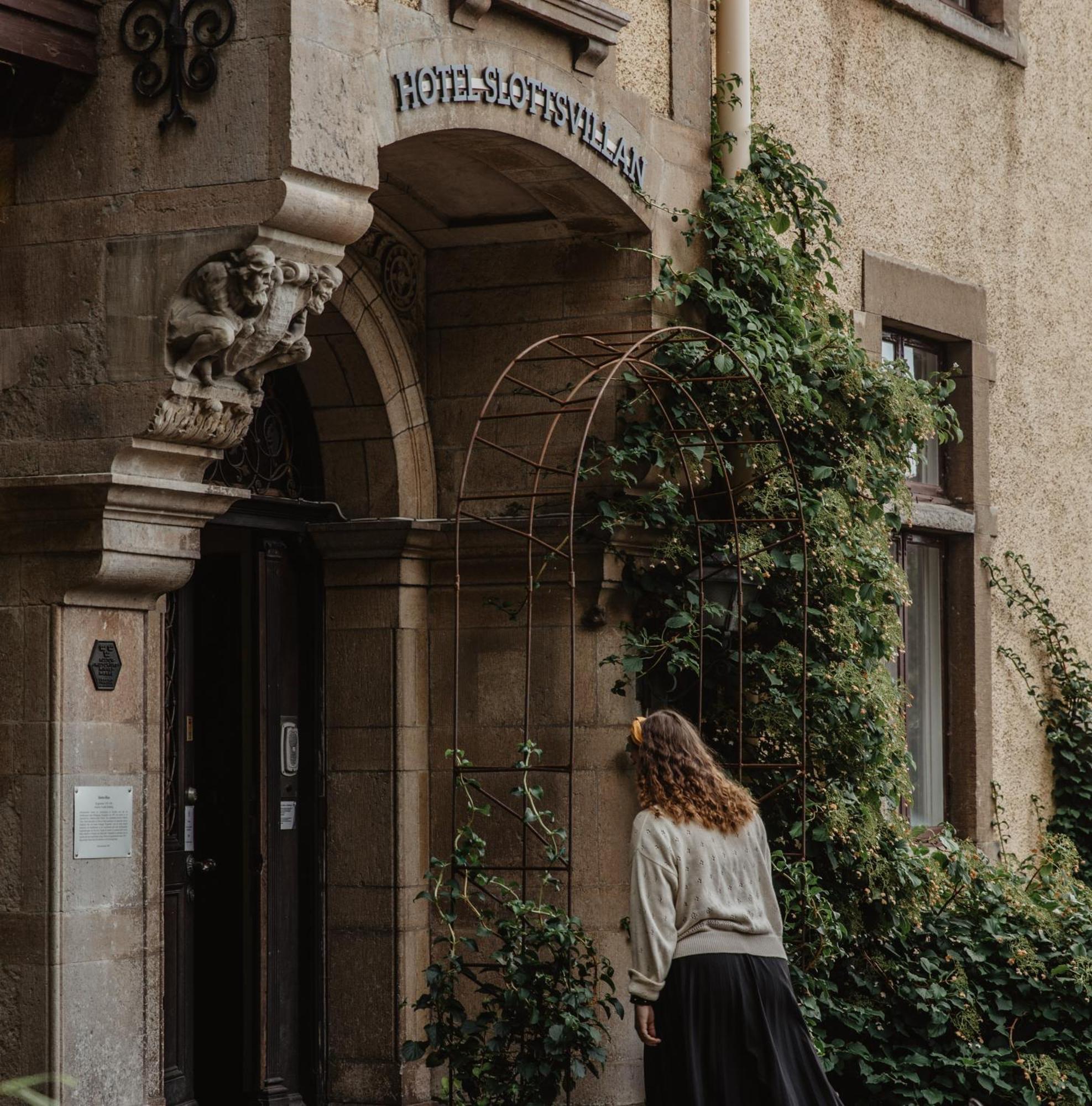 Hotel Slottsvillan Huskvarna Bagian luar foto