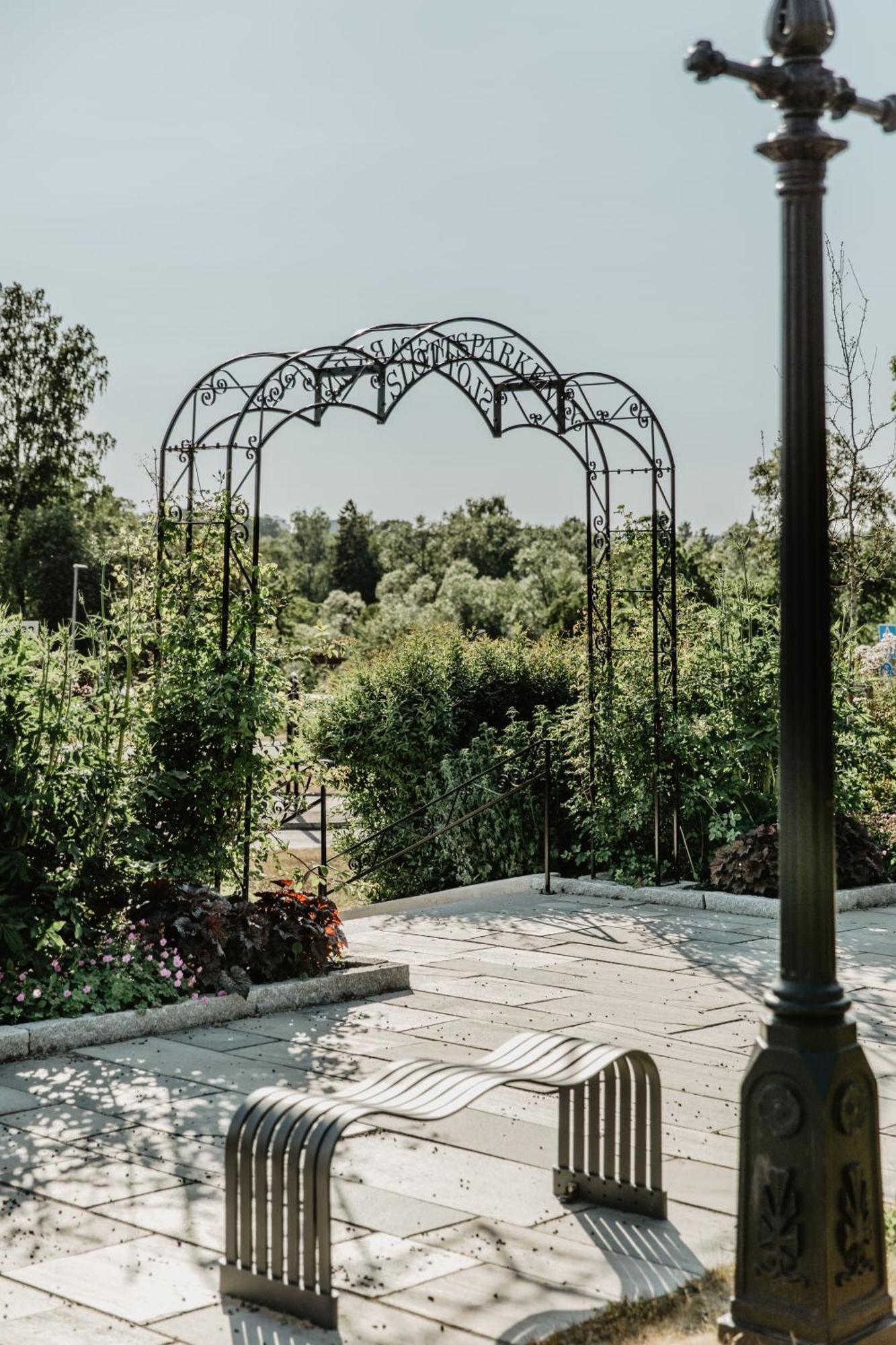 Hotel Slottsvillan Huskvarna Bagian luar foto