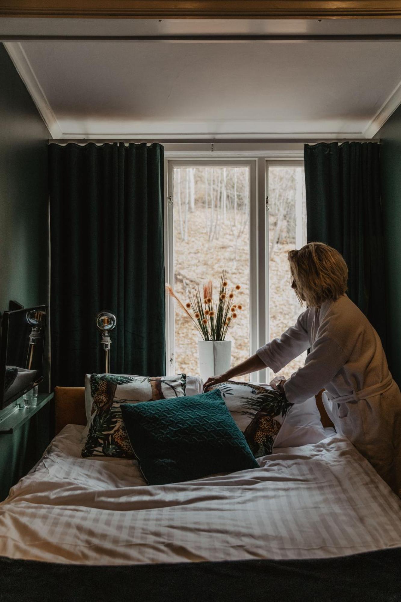 Hotel Slottsvillan Huskvarna Bagian luar foto