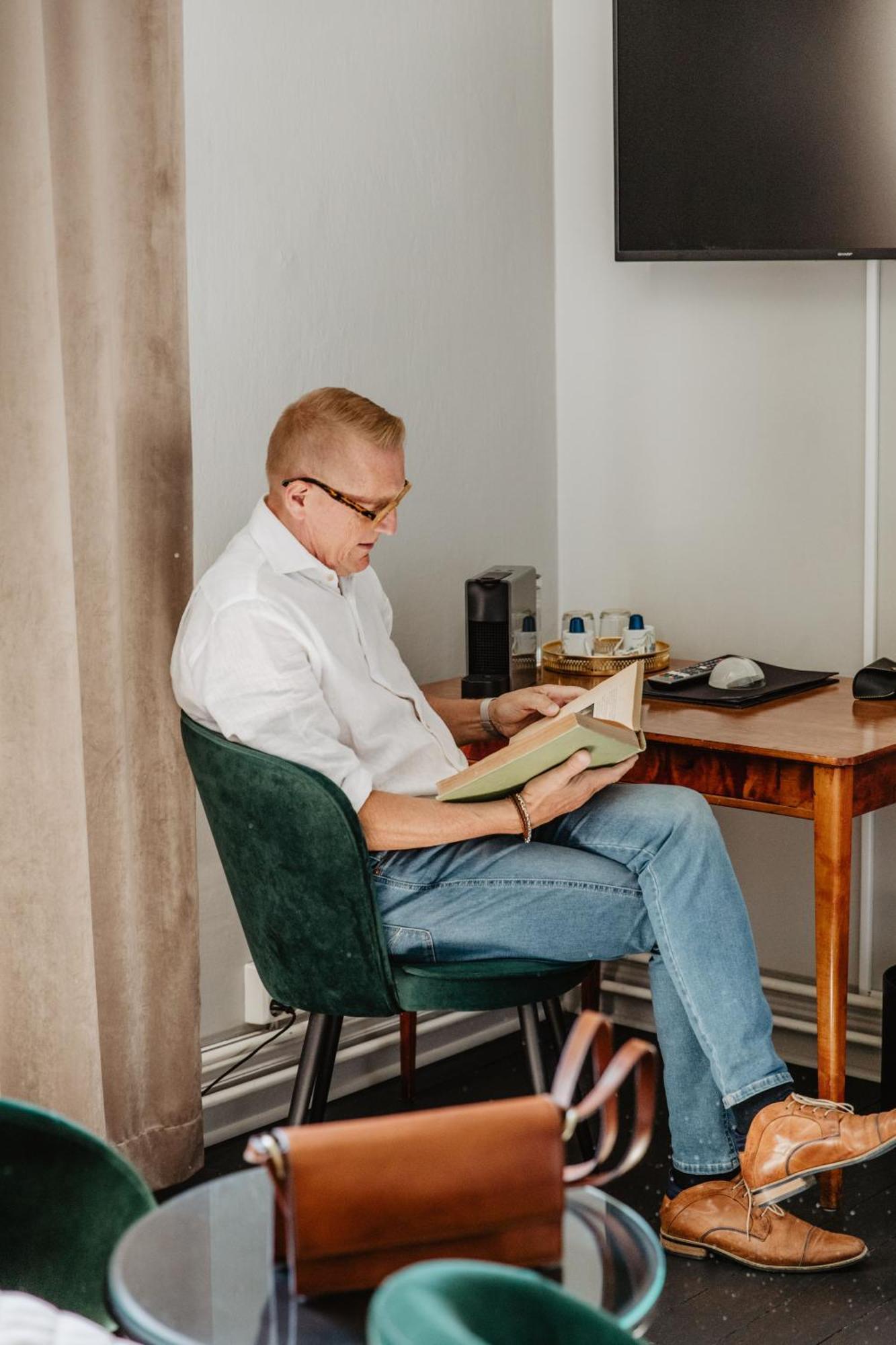 Hotel Slottsvillan Huskvarna Bagian luar foto